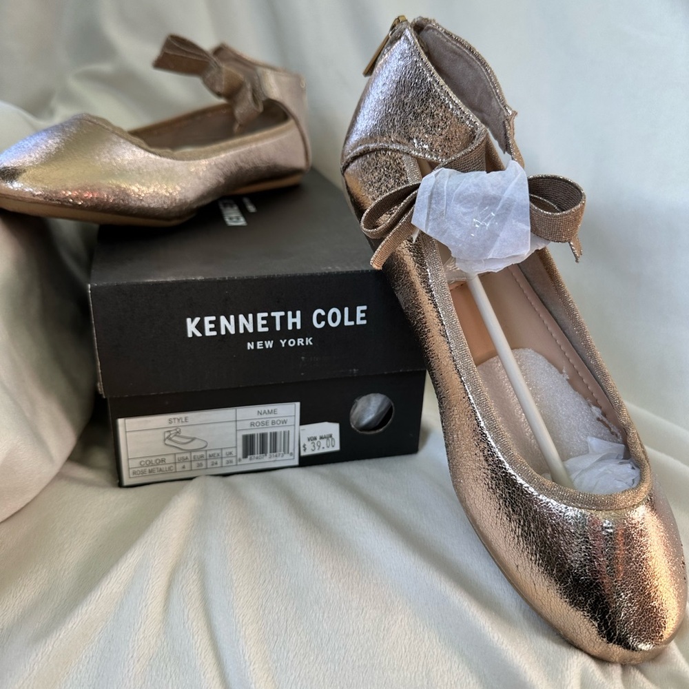 Kenneth Cole Girls dress shoes size 4 Rose Metallic